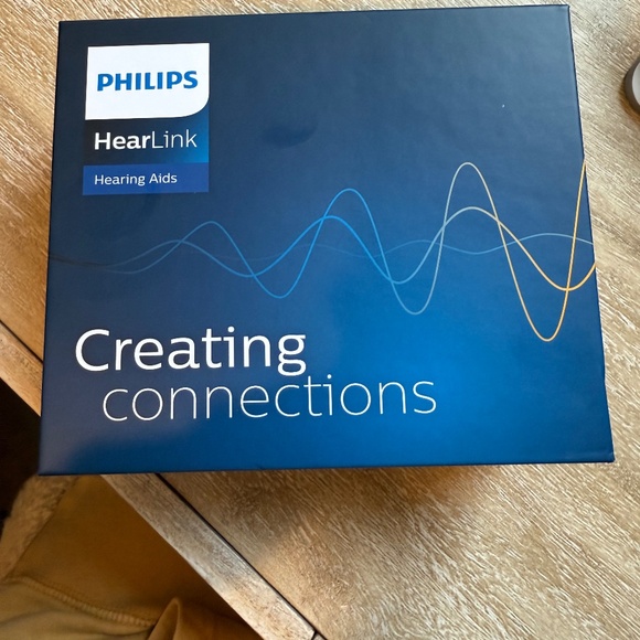 Philips HearLink Hearing Aids - Picture 1 of 5
